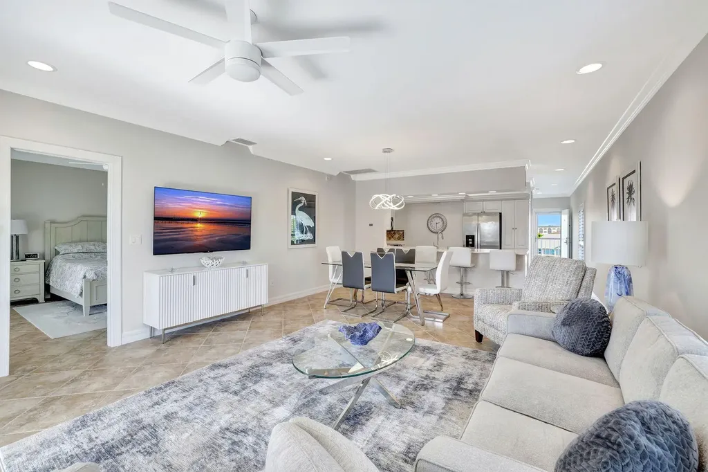 816 W Elkcam Circle Marco Island FL 34145