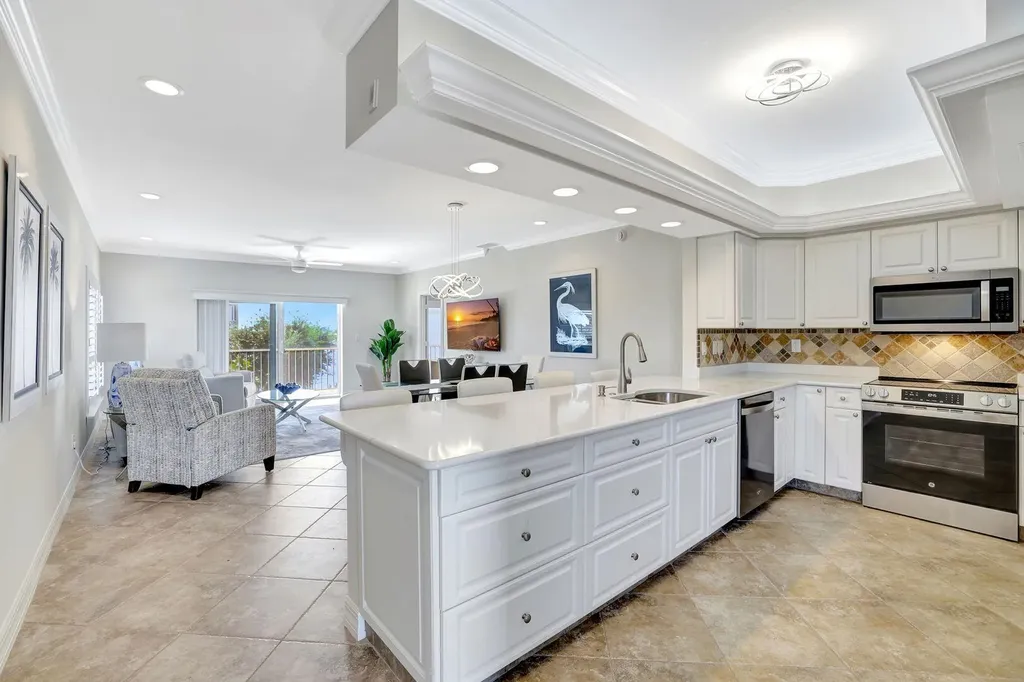 816 W Elkcam Circle Marco Island FL 34145