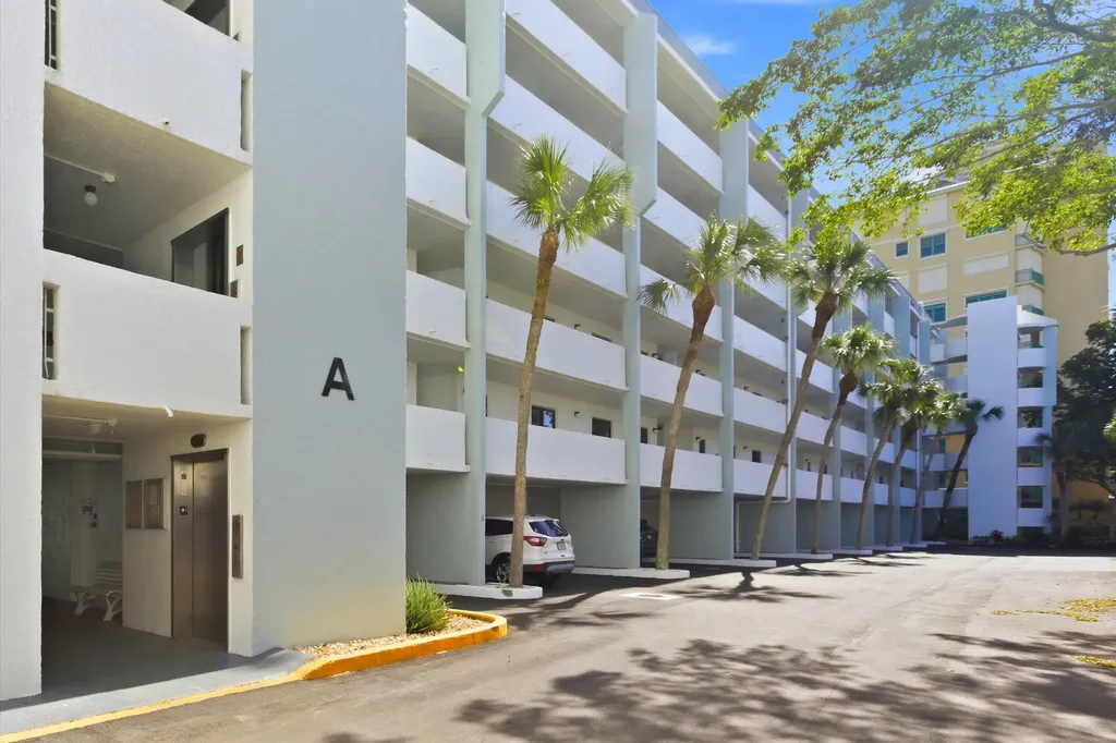 1085 Bald Eagle Drive Marco Island FL 34145