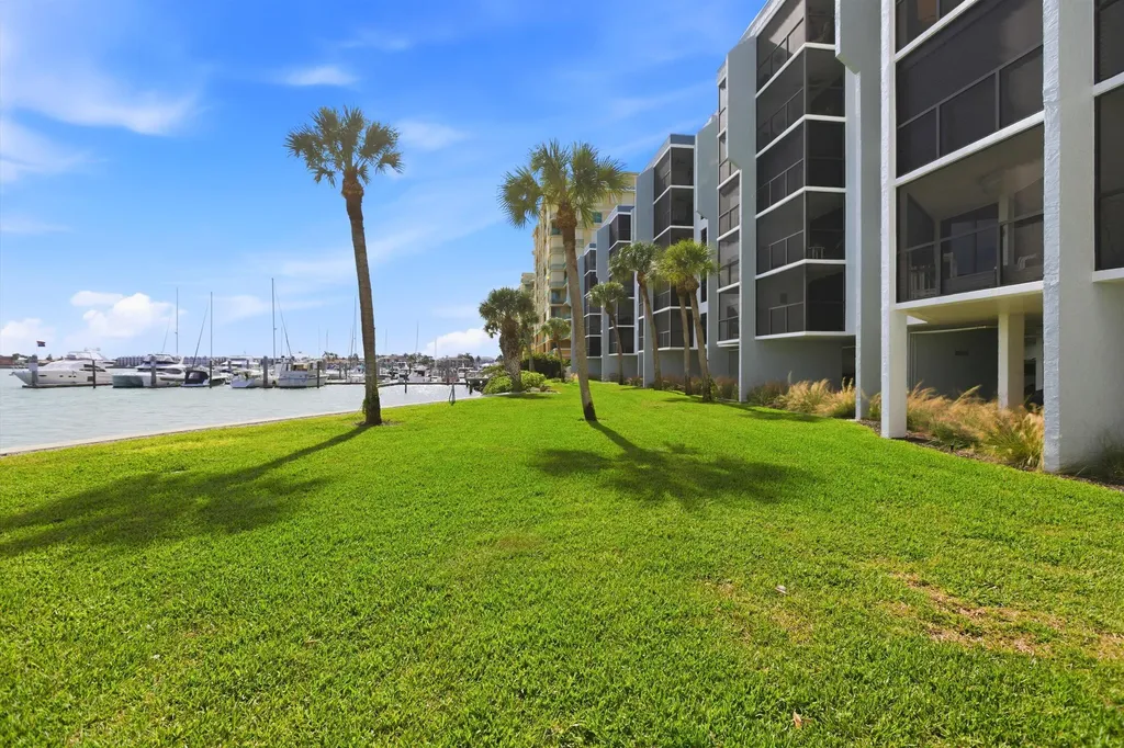 1085 Bald Eagle Drive Marco Island FL 34145