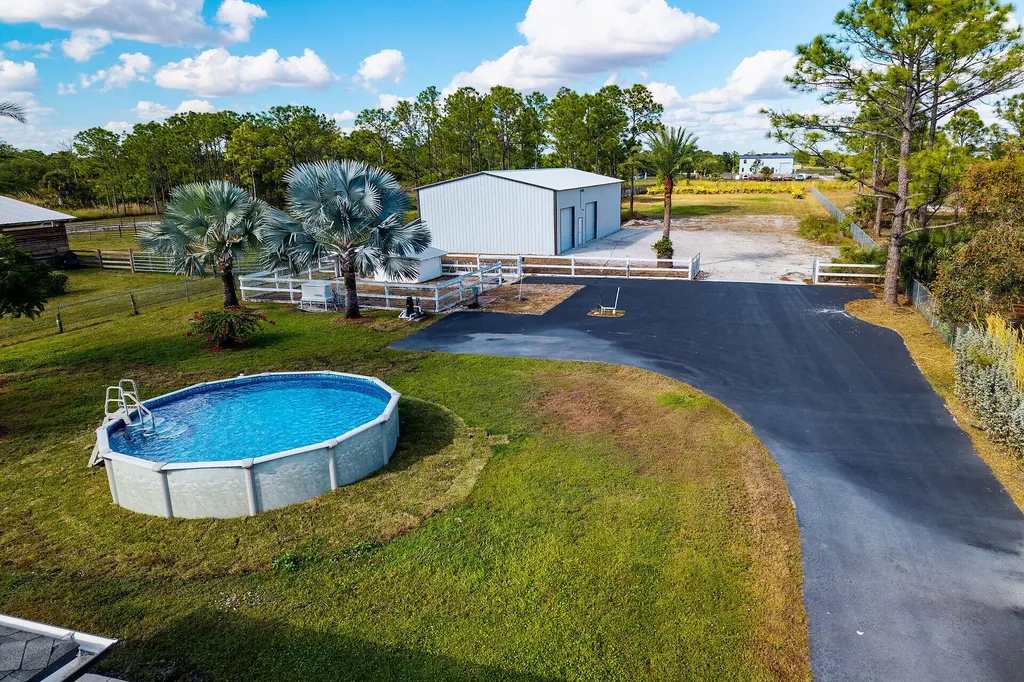 3625 54th Avenue NE Naples FL 34120