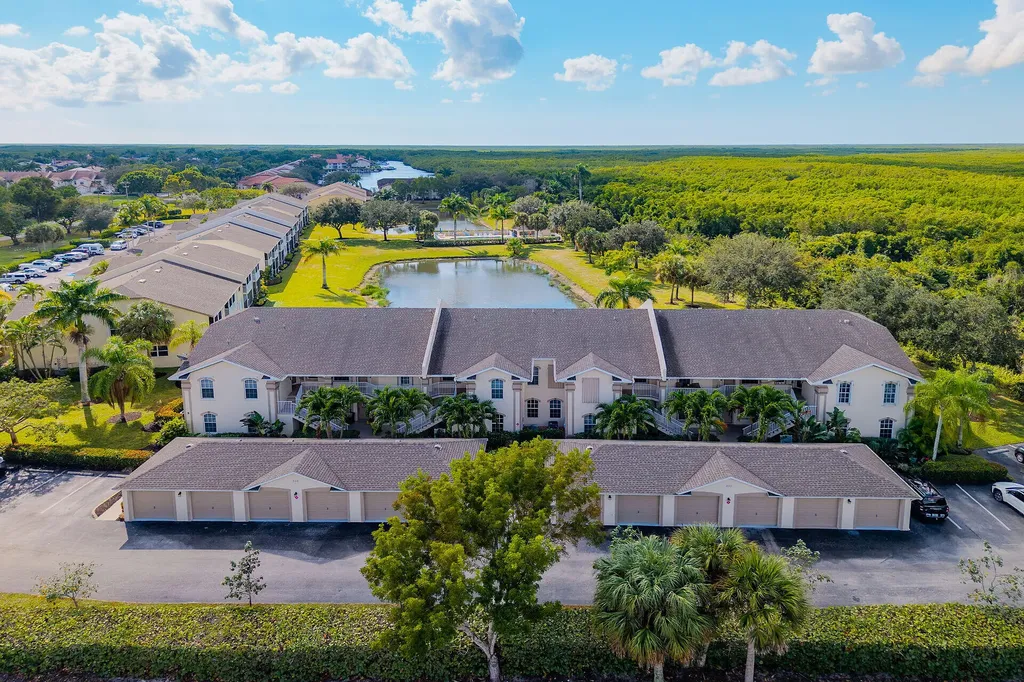 350 Newport Drive Naples FL 34114