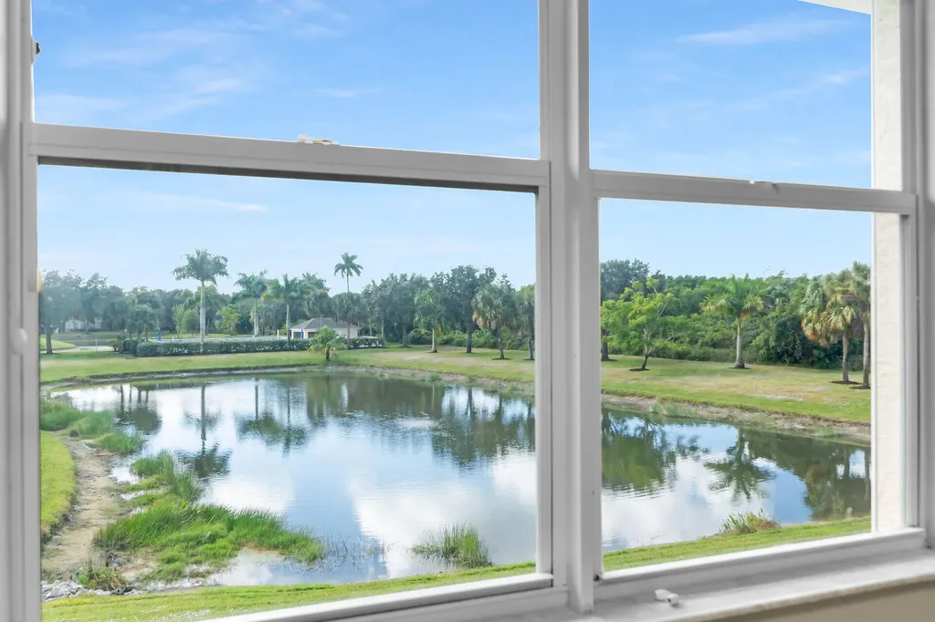 350 Newport Drive Naples FL 34114