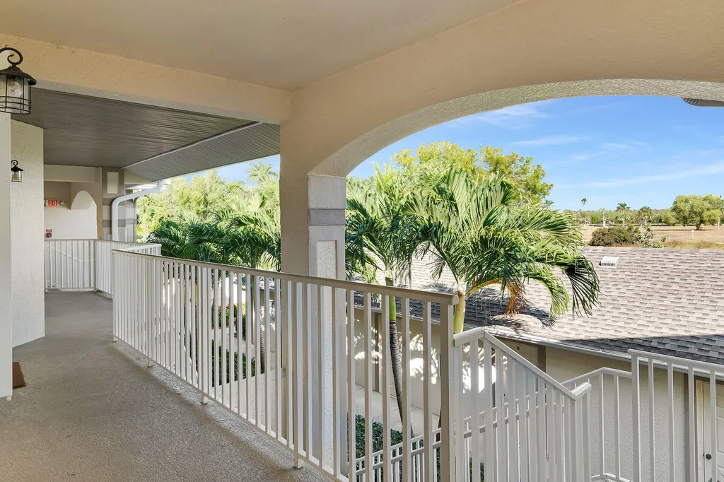 350 Newport Drive Naples FL 34114