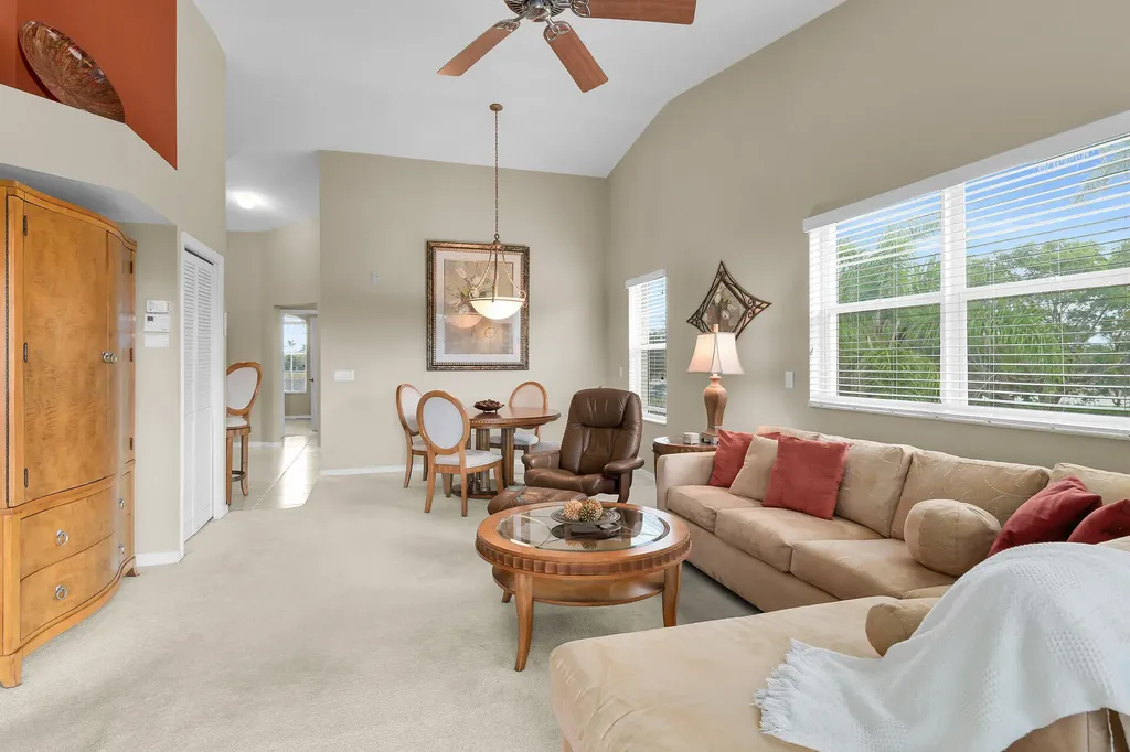 350 Newport Drive Naples FL 34114