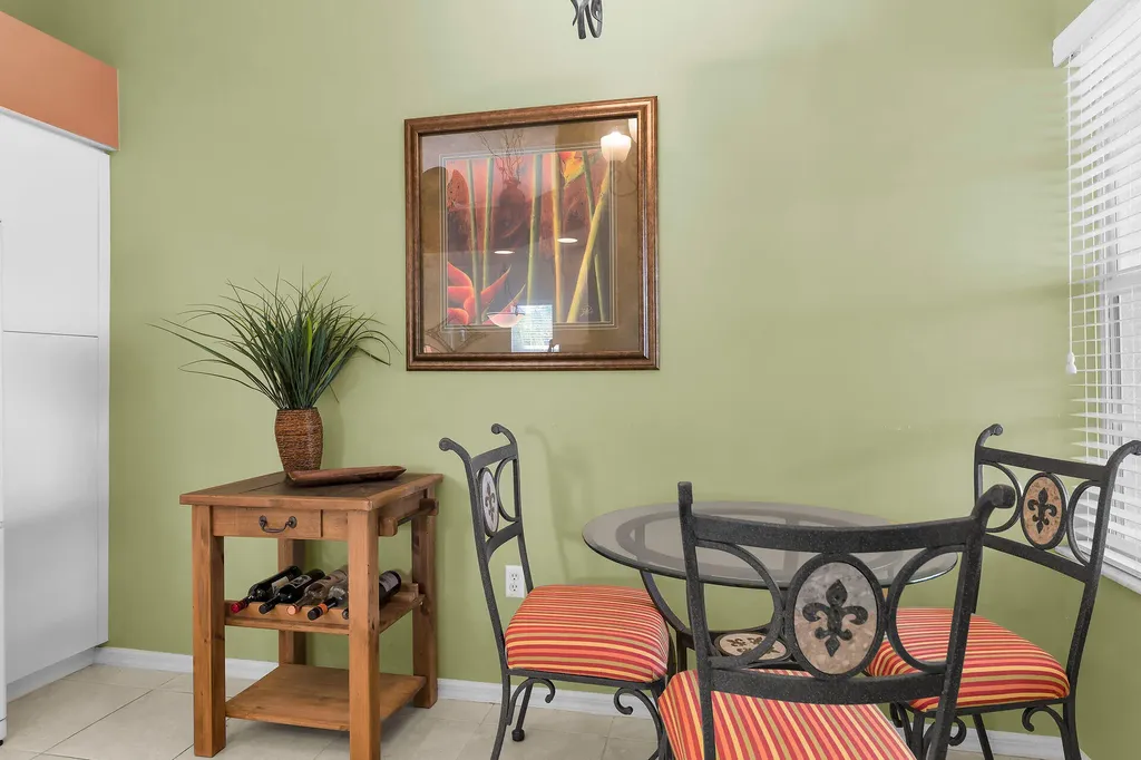 350 Newport Drive Naples FL 34114