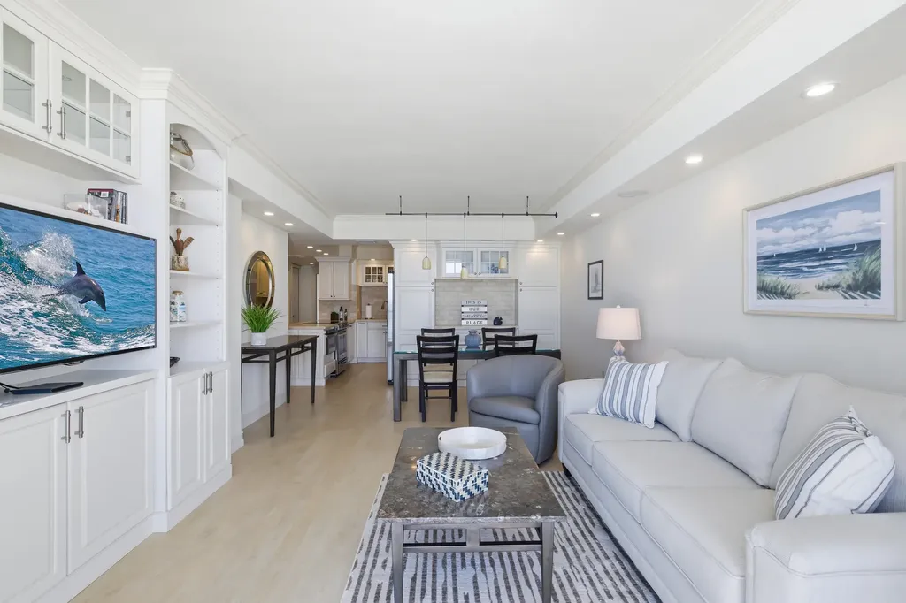 140 Seaview Court Marco Island FL 34145