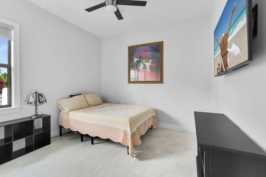 548 47th Avenue NE Naples FL 34120