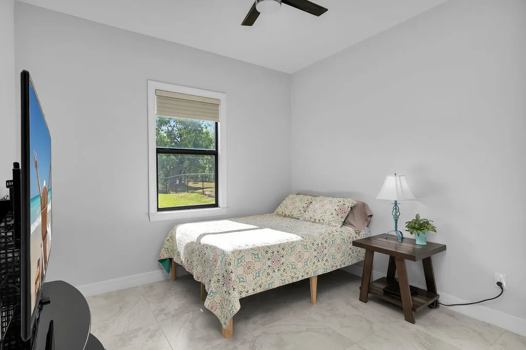 548 47th Avenue NE Naples FL 34120