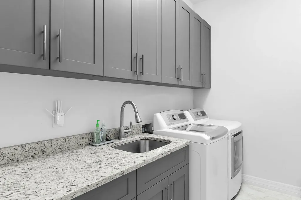 548 47th Avenue NE Naples FL 34120