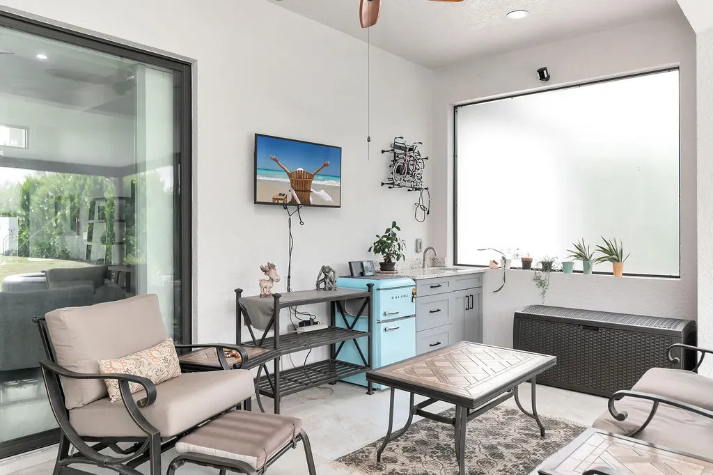 548 47th Avenue NE Naples FL 34120