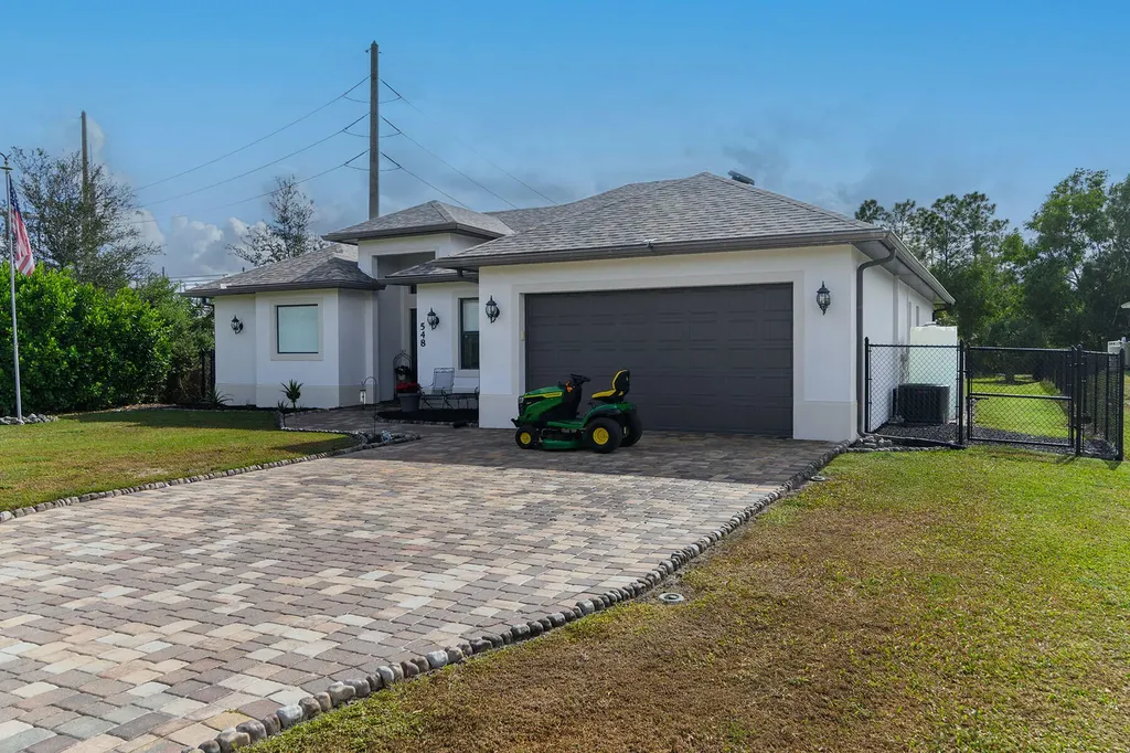 548 47th Avenue NE Naples FL 34120