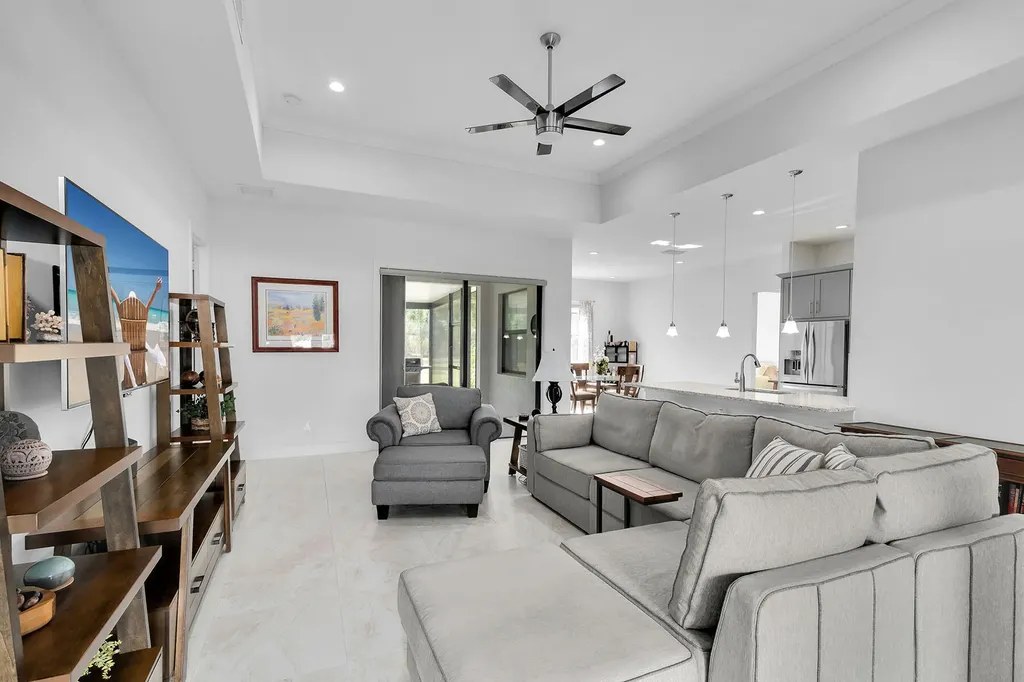 548 47th Avenue NE Naples FL 34120