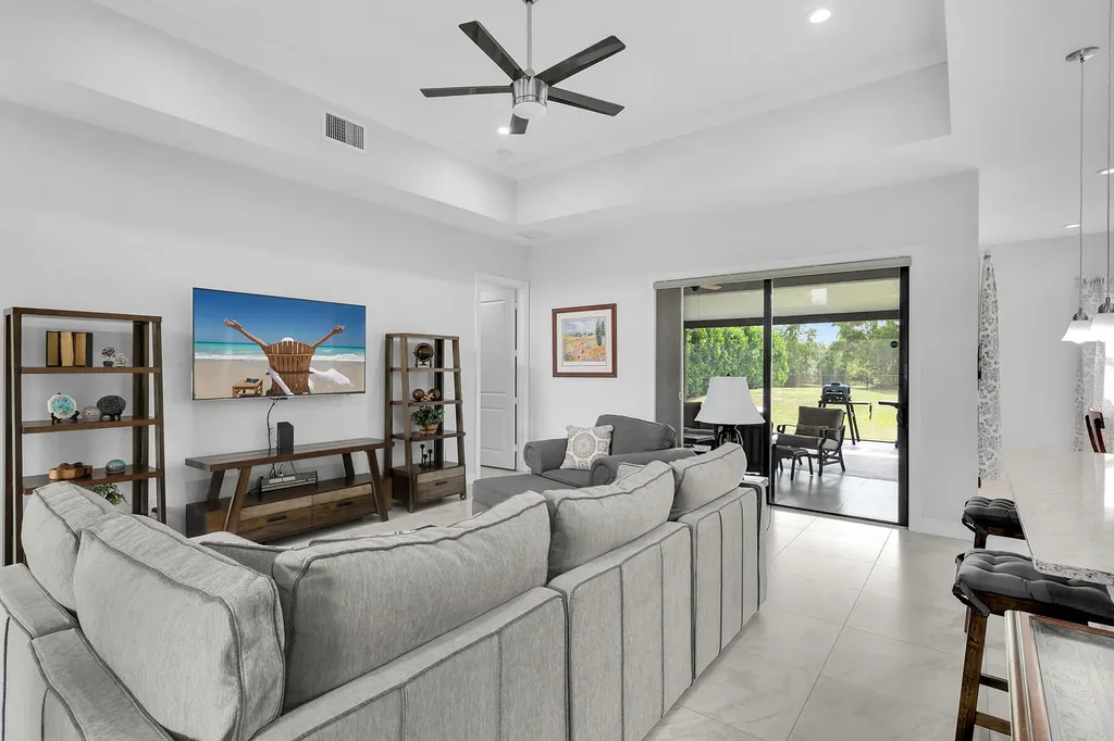 548 47th Avenue NE Naples FL 34120