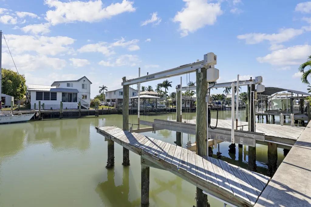 566 Coconut Avenue Goodland FL 34140