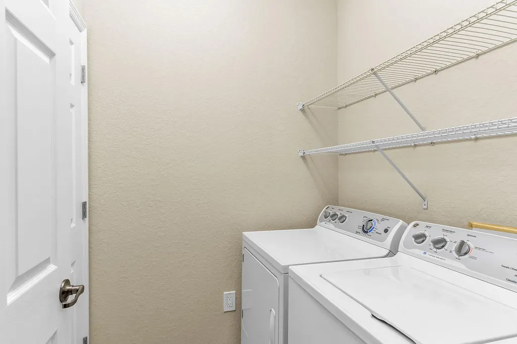 3175 Serena Lane Naples FL 34114