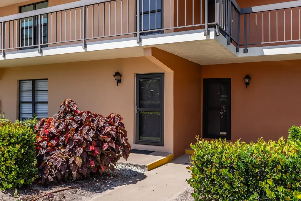 20 Greenbrier Street Marco Island FL 34145