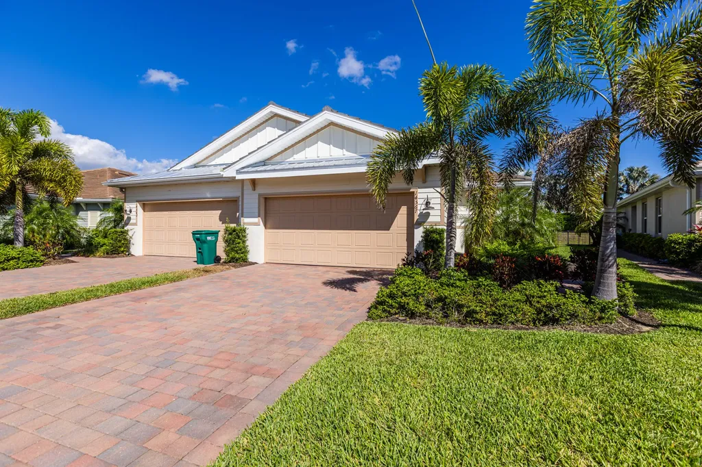 14567 Edgewater Circle Naples FL 34114