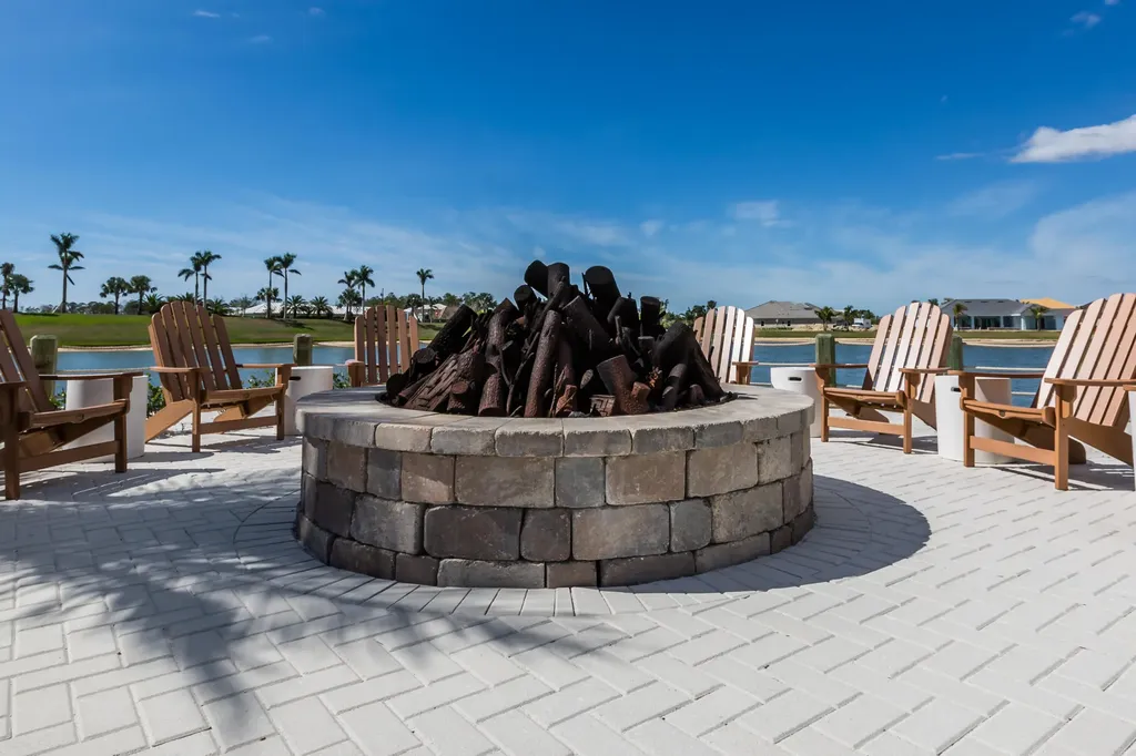 14567 Edgewater Circle Naples FL 34114