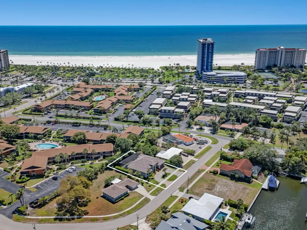 811 Manor Terrace Marco Island FL 34145