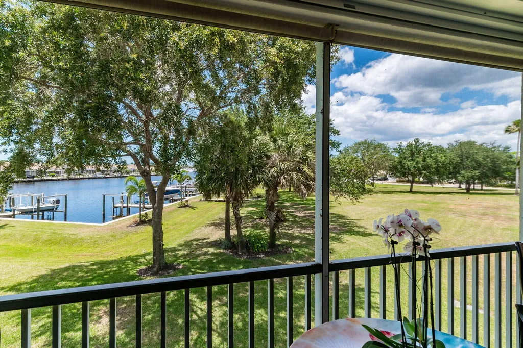 275 Cays Drive Naples FL 34114