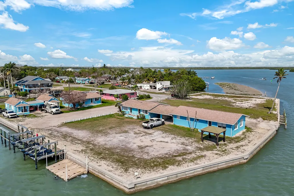 110 East Court Goodland FL 34140