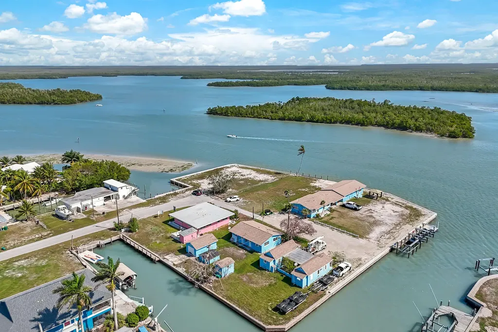 110 East Court Goodland FL 34140