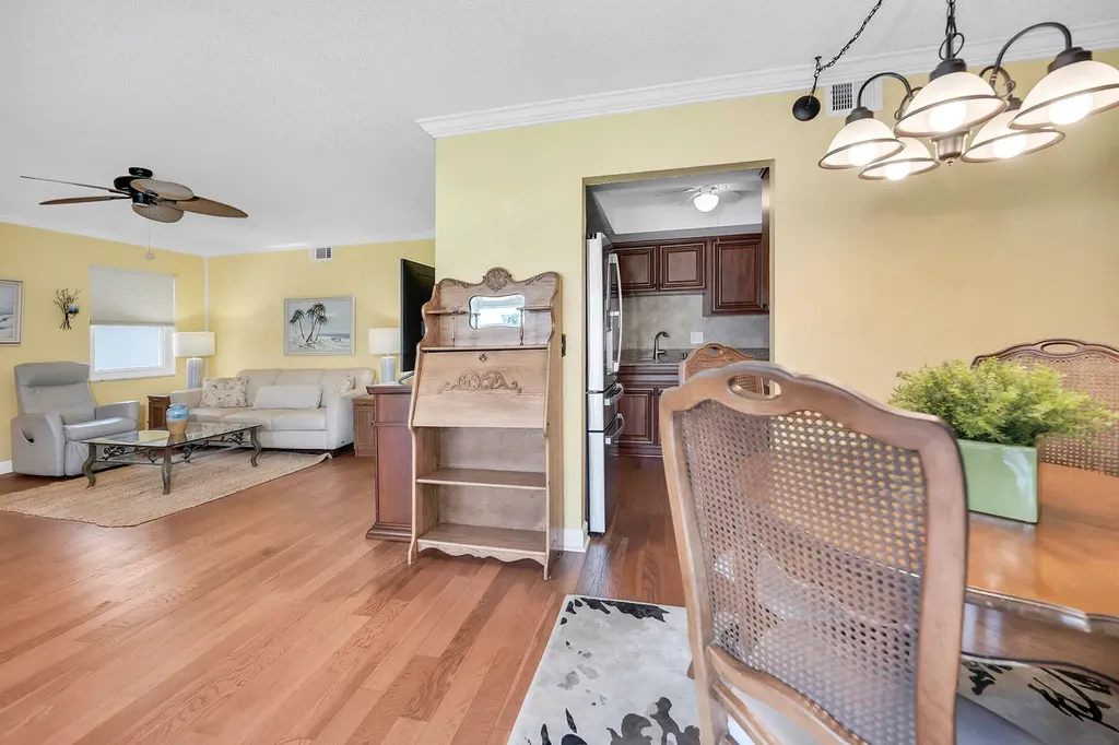 1155 Sandpiper Street Naples FL 34102