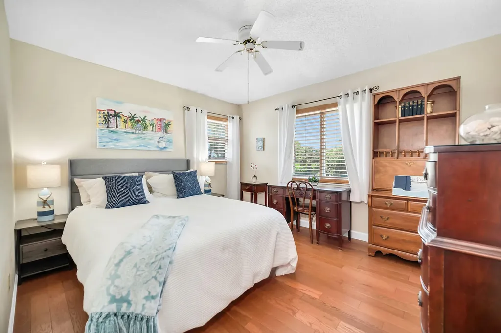 1155 Sandpiper Street Naples FL 34102