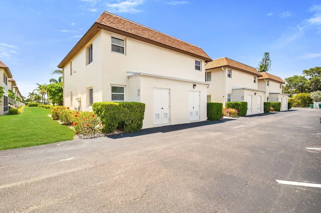 1155 Sandpiper Street Naples FL 34102