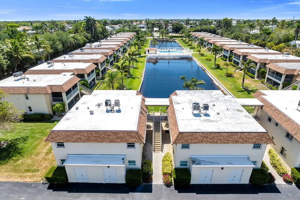 1155 Sandpiper Street Naples FL 34102