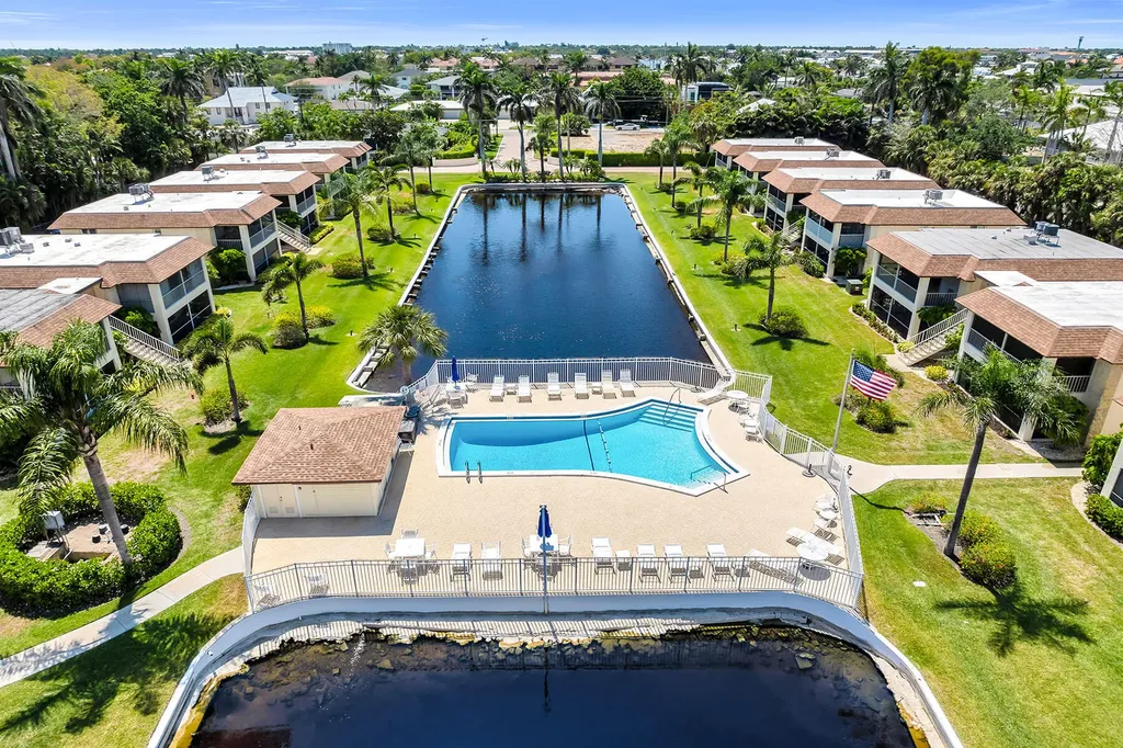 1155 Sandpiper Street Naples FL 34102