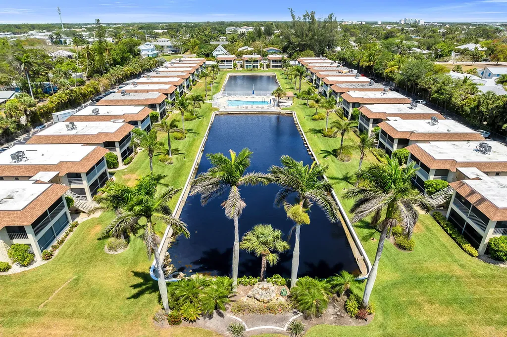 1155 Sandpiper Street Naples FL 34102