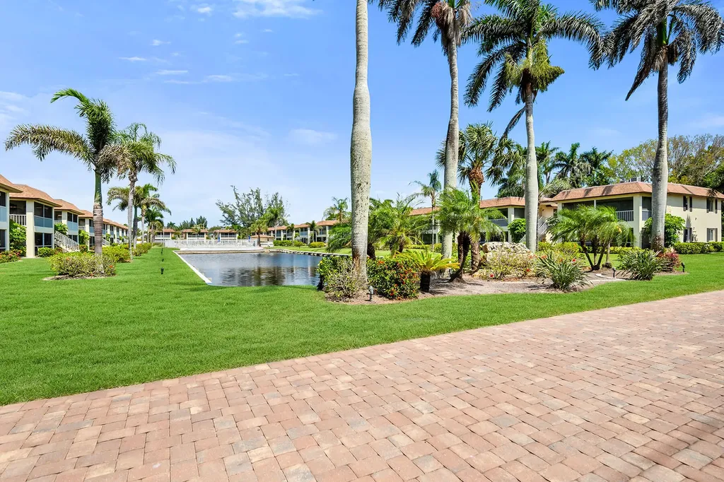 1155 Sandpiper Street Naples FL 34102