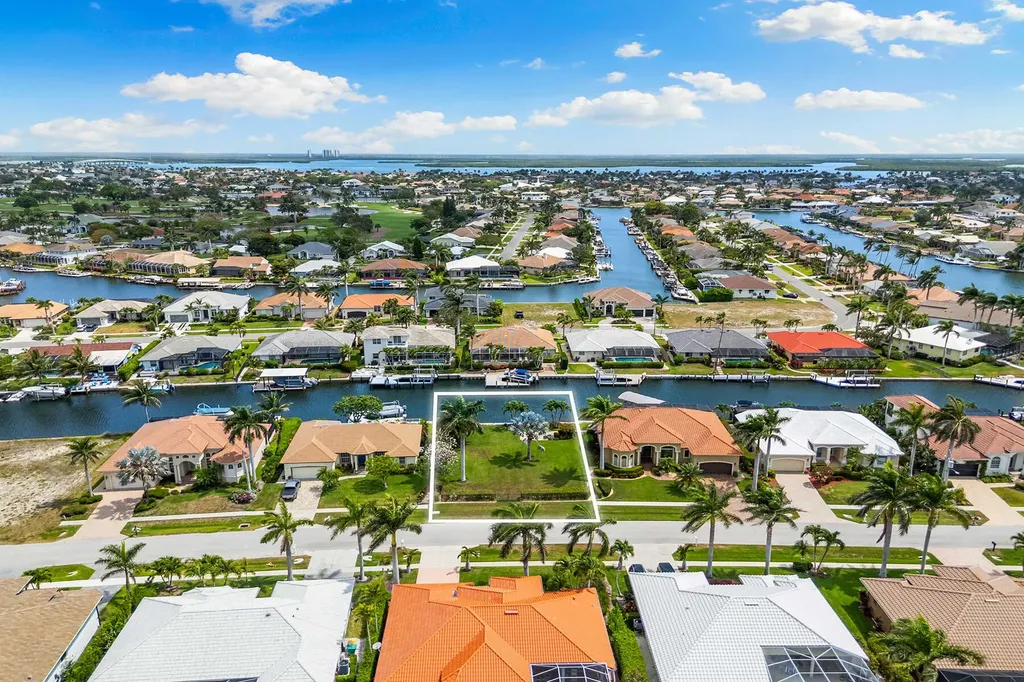 1540 Kingston Court Marco Island FL 34145