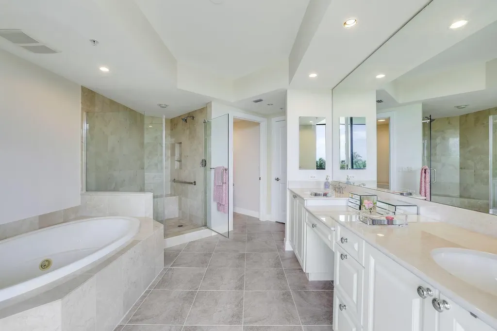 1050 Borghese Lane Naples FL 34114