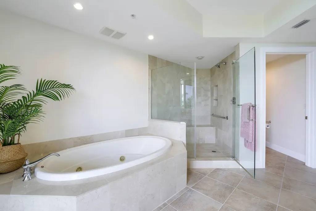 1050 Borghese Lane Naples FL 34114