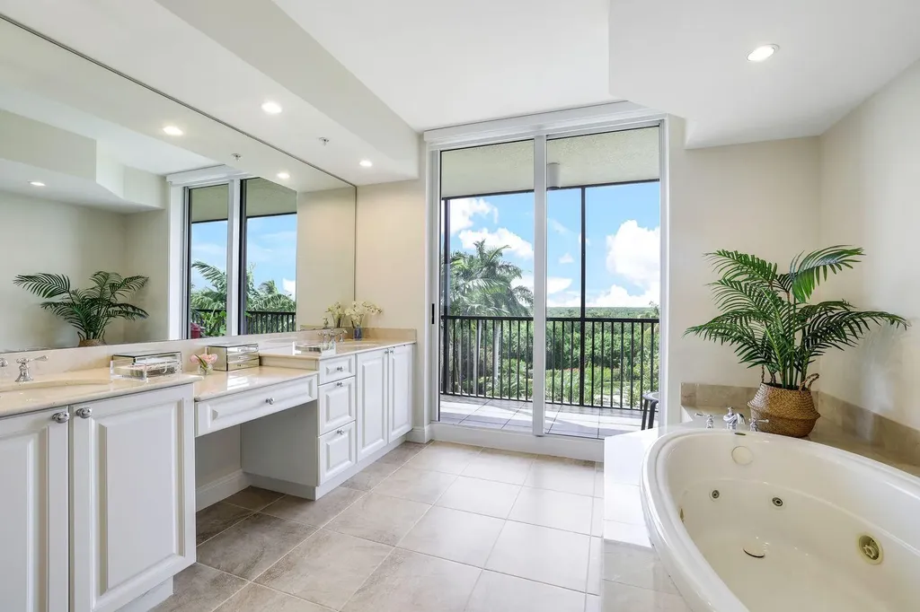 1050 Borghese Lane Naples FL 34114