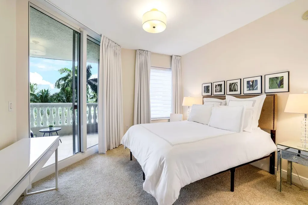 1050 Borghese Lane Naples FL 34114