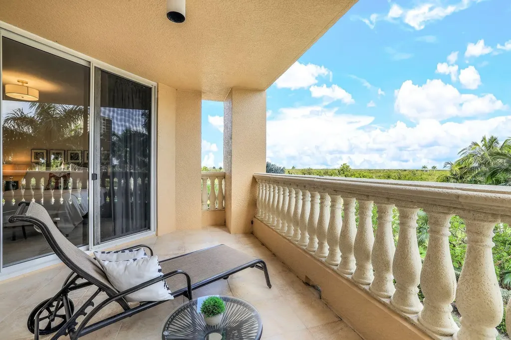 1050 Borghese Lane Naples FL 34114