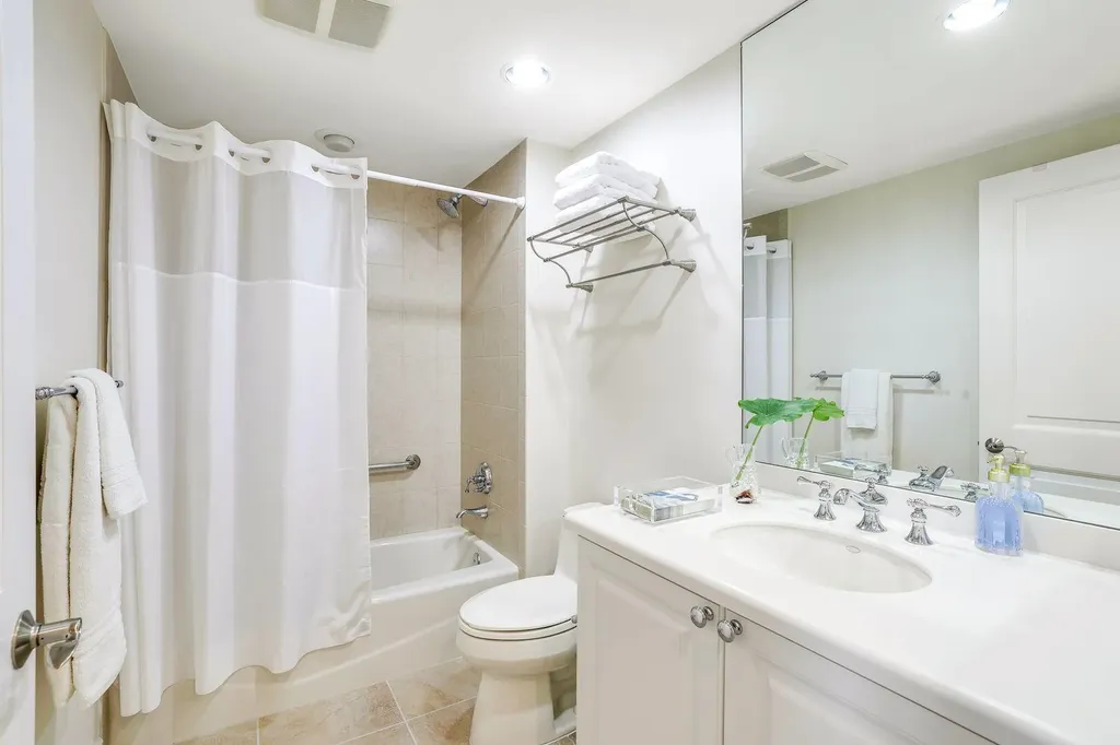 1050 Borghese Lane Naples FL 34114