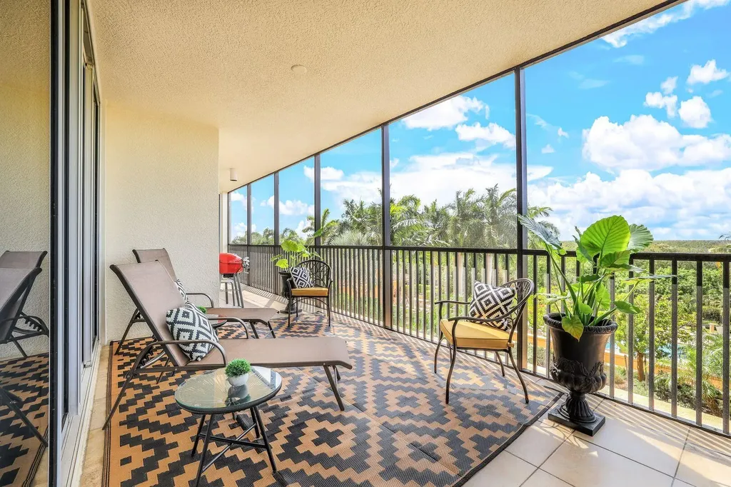 1050 Borghese Lane Naples FL 34114