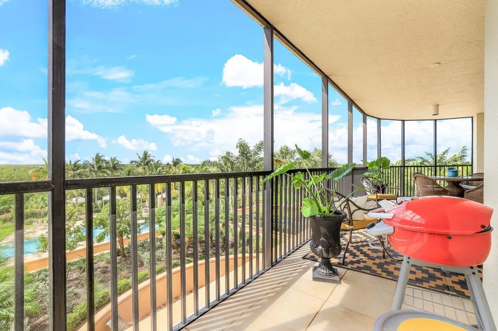 1050 Borghese Lane Naples FL 34114