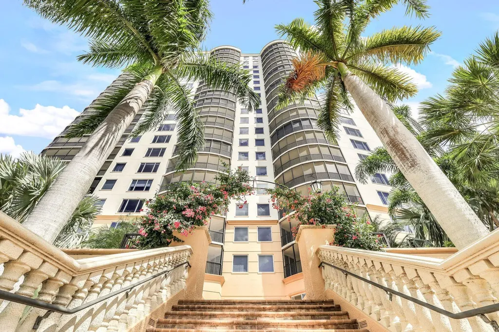 1050 Borghese Lane Naples FL 34114