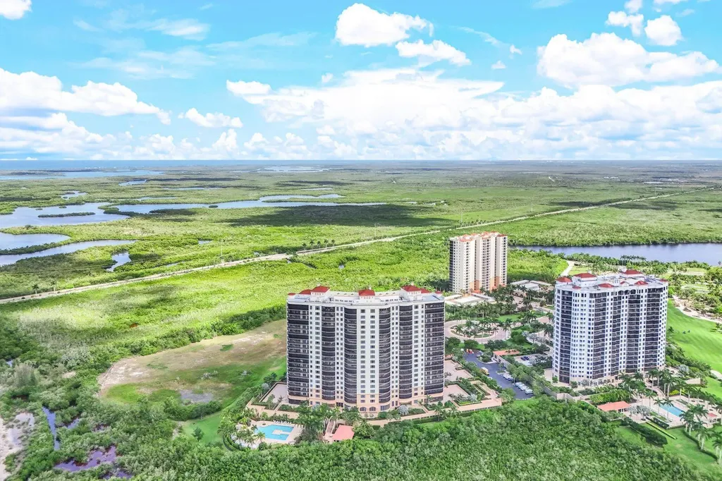 1050 Borghese Lane Naples FL 34114