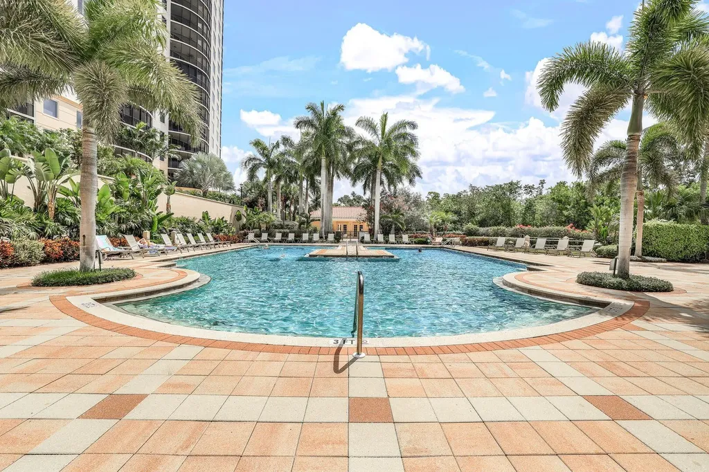 1050 Borghese Lane Naples FL 34114