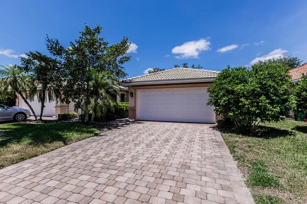 14183 Fall Creek Court Naples FL 34114