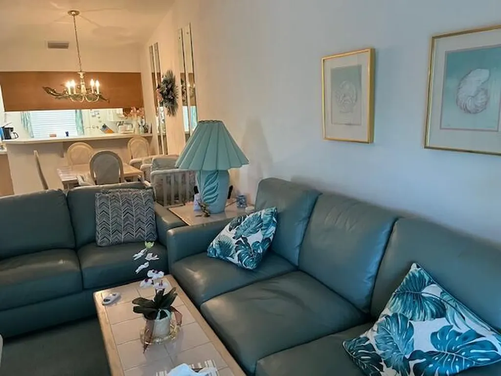 837 W Elkcam Marco Island FL 34145