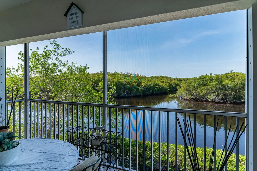 154 Newport Drive Naples FL 34114