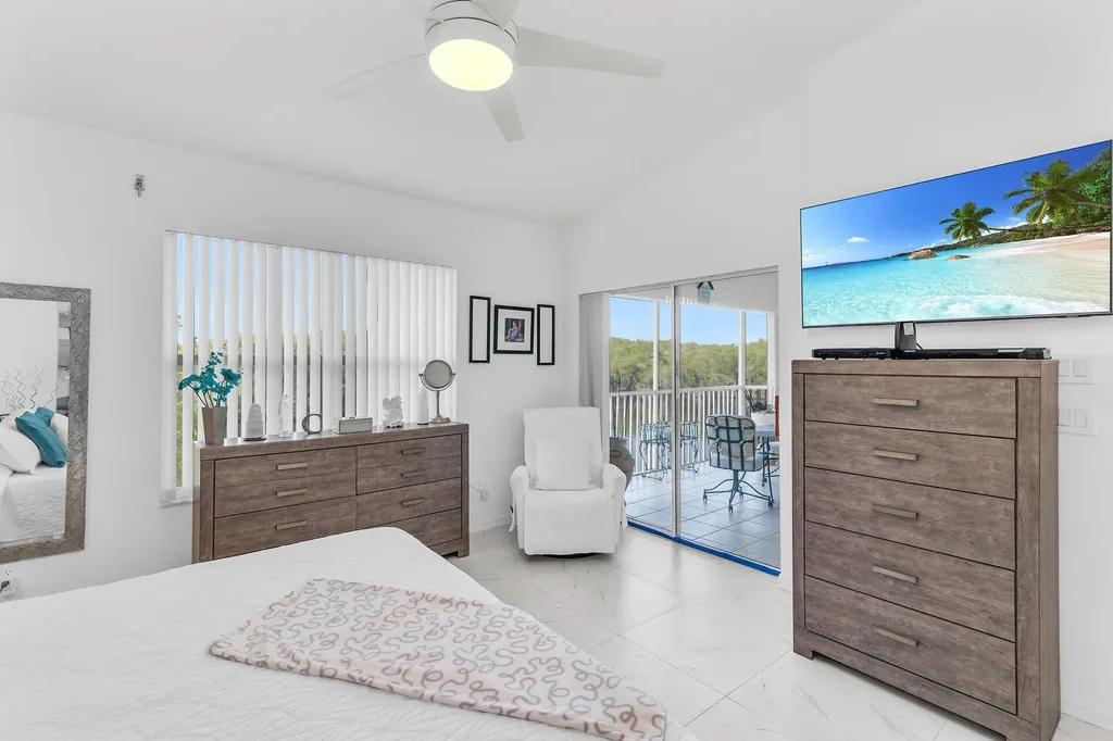 154 Newport Drive Naples FL 34114